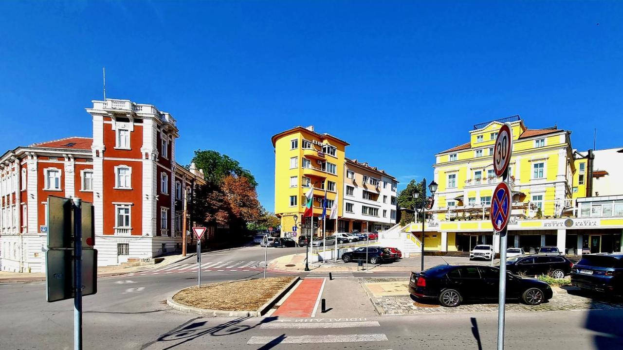 Old Town City Center Apartment Ruse Zewnętrze zdjęcie